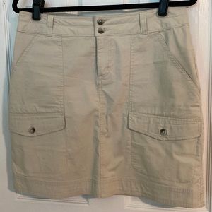 Woolrich Khaki Cargo Skirt with plenty of pockets
